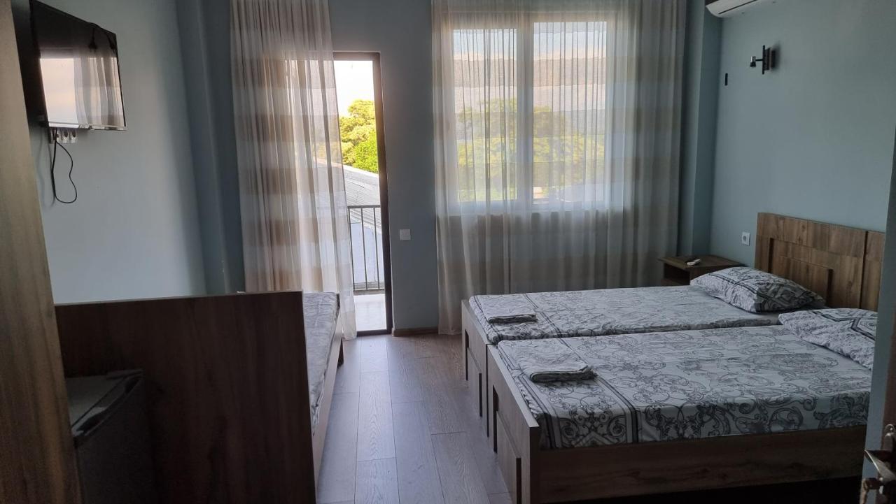 French Hotel كوبوليتي المظهر الخارجي الصورة